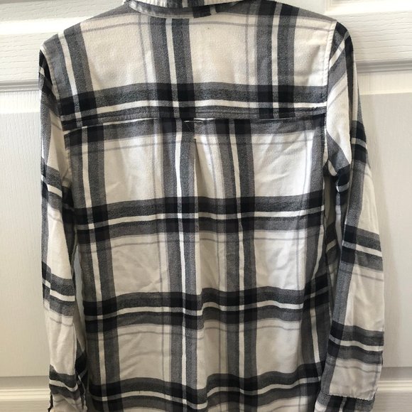 AEO Boyfriend Flannel Button Down Shirt - Picture 3 of 4